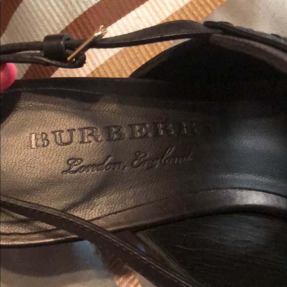 Burberry heels pointy toes with tassel in front - Picture 2 of 7